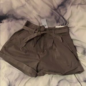 American Eagle super hi-Rise mom short